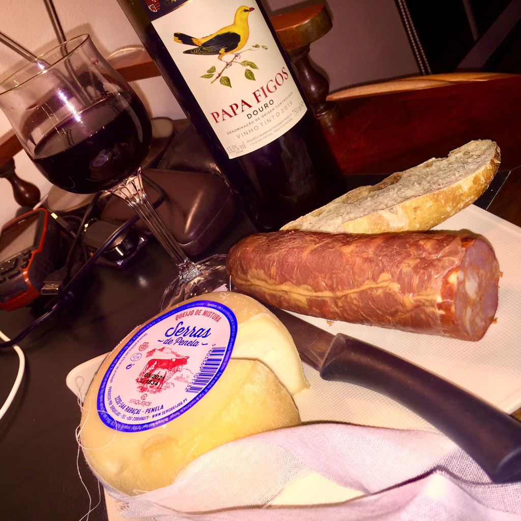 Salpicão, Serra und Wein vom Douro