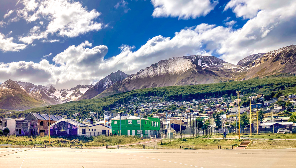 Buntes Ushuaia, es hat geschneit