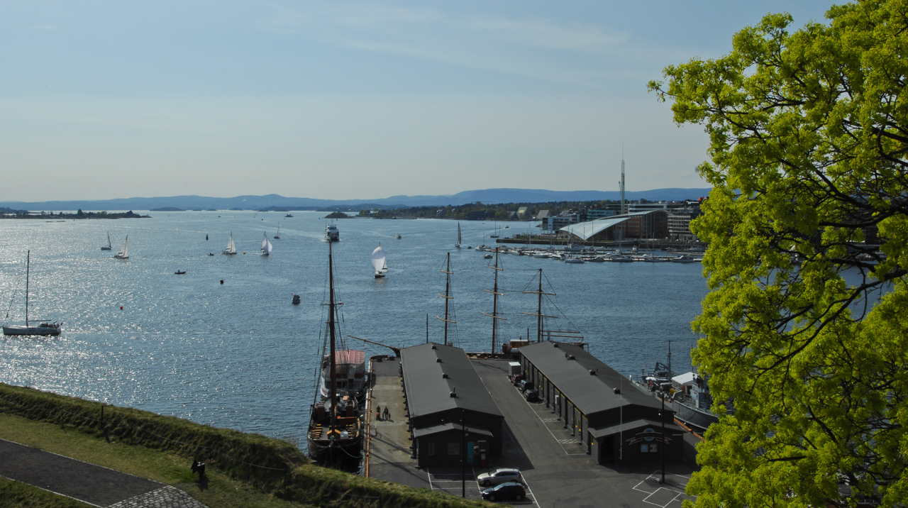 Lagerhäuser, Museum und Marina